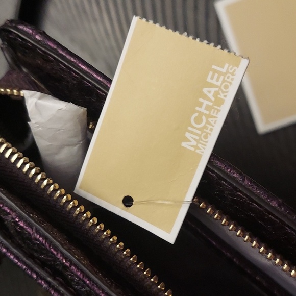 MICHAEL KORS Damson Large Crossbody Clutch Bag - Picture 13 of 15